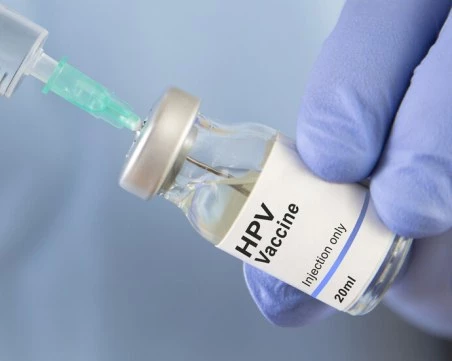 Безплатна ваксина за човешки папиломен вирус вече и за момичета от 15 до 18 години