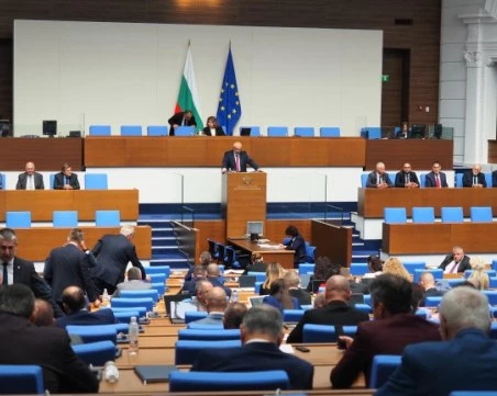 Старт на новия политически сезон, Радев връчва първия мандат