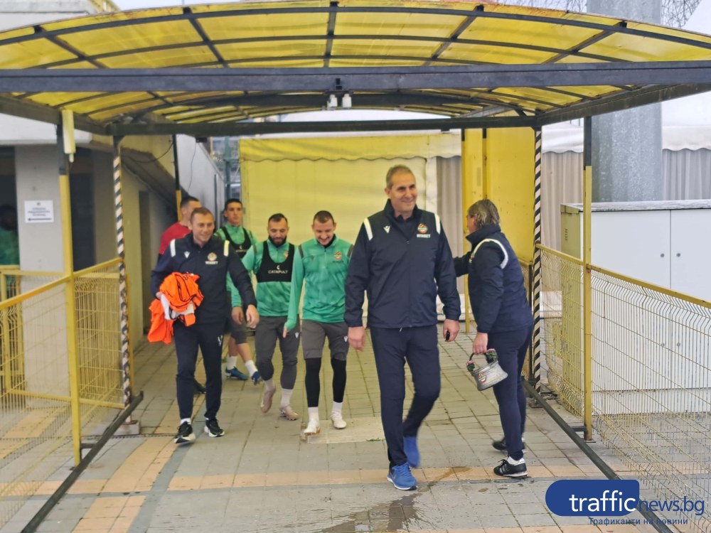 Ботев стартира без нови, почетоха паметта на Димитър Пенев