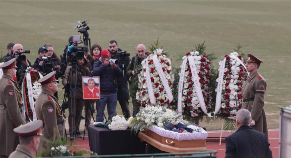 Любо Пенев от немска клиника: Сбогом, Чичо! Прости ми, че не успях да те изпратя лично