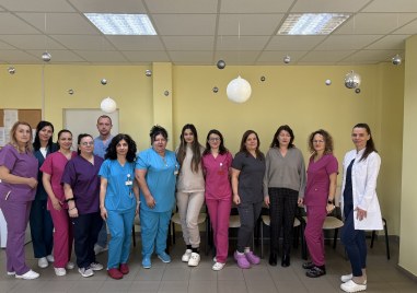 Екипът на инвитро центъра към Университетска болница СБАЛАГ Селена който е