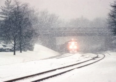 Сняг и лед продължават да нарушават трафика в Нидерландия днес