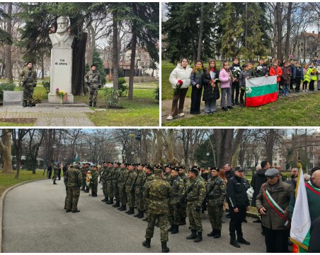 Пловдив се поклони пред великия Ботев: 