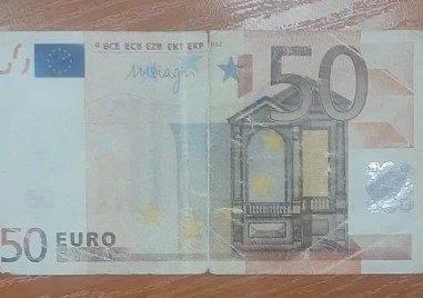 Мъж от Шумен успя да пазарува с фалшиво евро