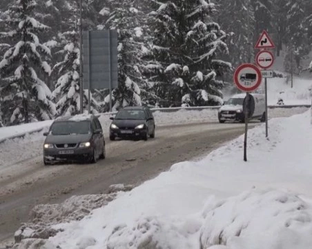 АПИ: Тръгвайте на път с коли, готови за зимни условия, в Северна България и планините ще вали сняг