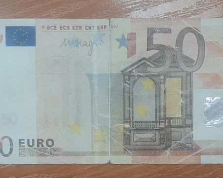 Мъж от Шумен успя да пазарува с фалшиво евро