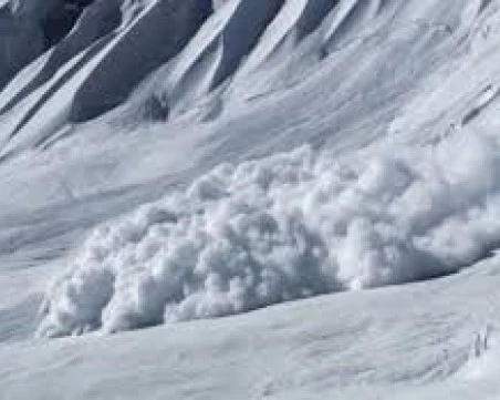 Опасност от лавини в Пирин застрашава туристи и скиори