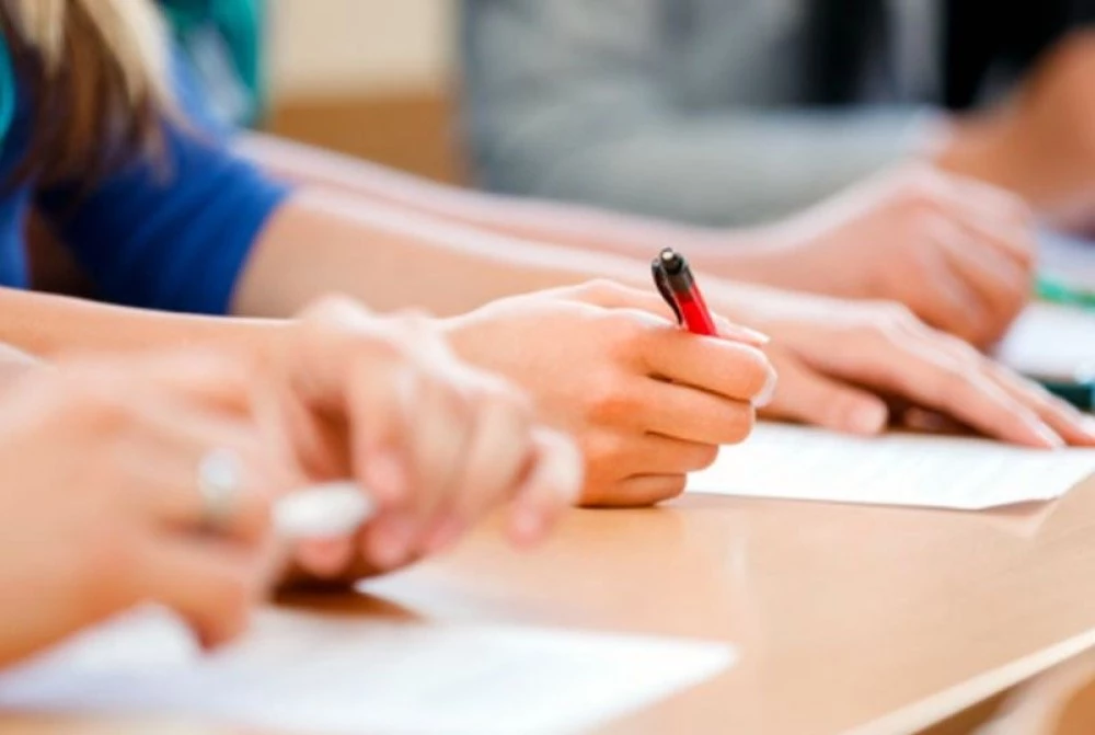 Съд в София спря временно новия интегрален изпит по математика след 7. клас