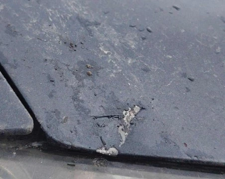 Мъж замеря автомобили с камъни на Скобелева майка