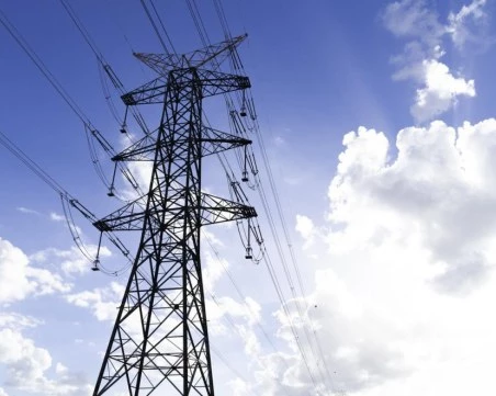 Министерство на енергетиката: Няма населени места без ток