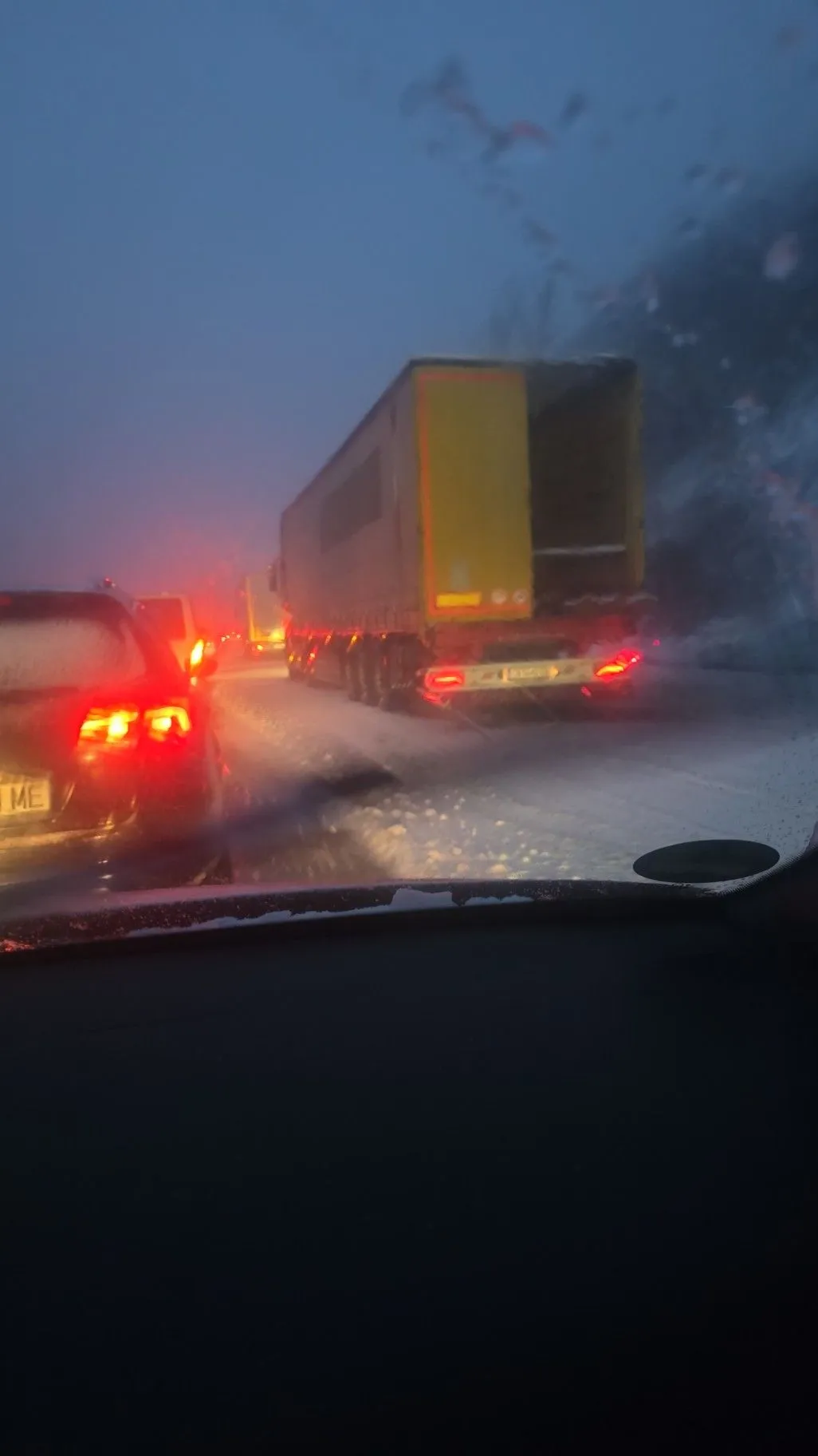 Сняг и затруднено движение по АМ „Тракия