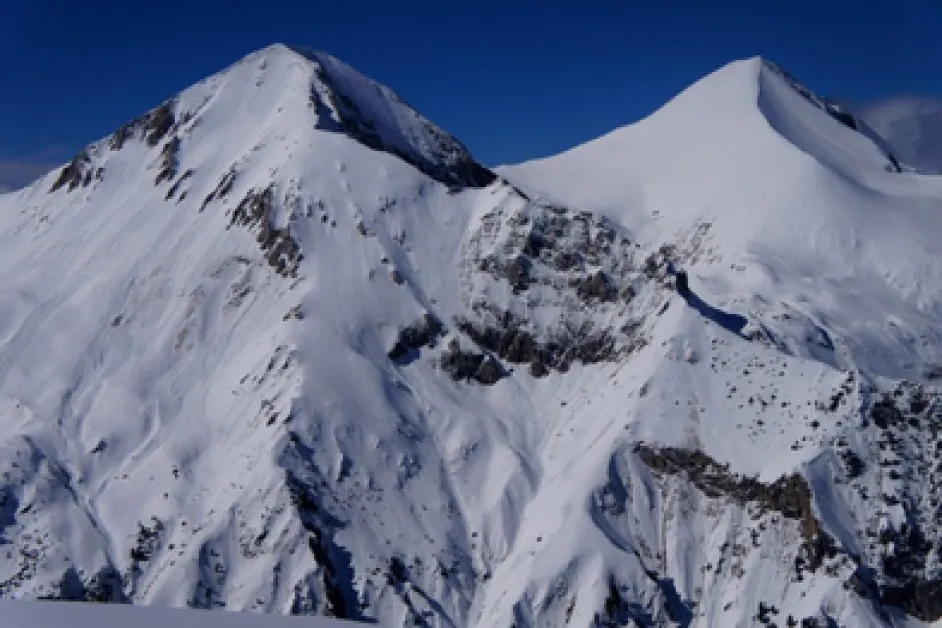 Предупрежедние за изключително висока лавинна опасност през уикенда в българските планини