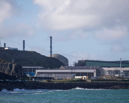 Франция спира ядрена централа край Ламанша заради лошото време