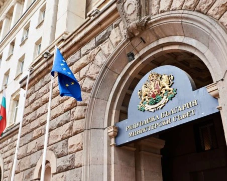 Кабинетът в оставка с първо заседание за тази година