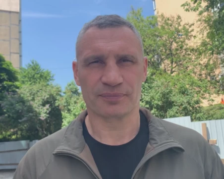 Кличко: Всеки, който има възможност да напусне Киев, да го направи