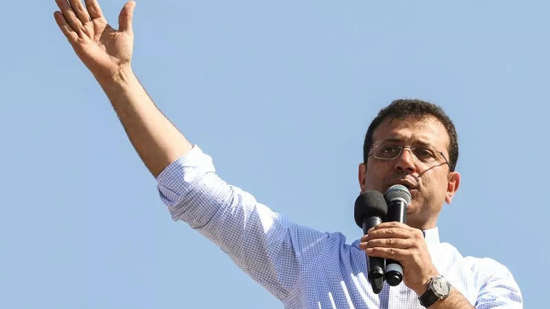 Удължиха ареста на кмета на Истанбул