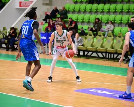 Академик загуби тежко от Ботев Враца