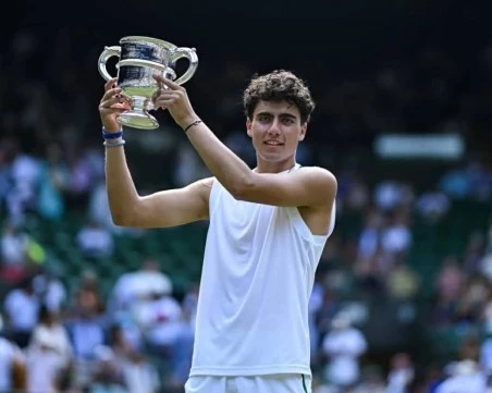 Иван Иванов е 