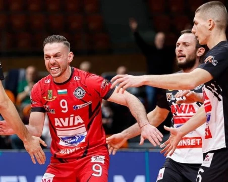 Волейболният Локомотив не срещна проблеми със Славия