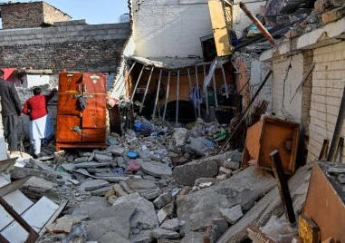 Експлозия на газова бутилка след сватбено тържество в къща в