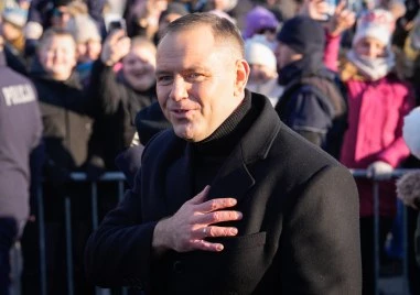 Полският националистически президент Карол Навроцки официално наложи вето върху законодателството