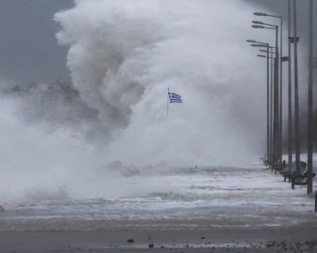 Силните ветрове нанесоха сериозни щети в Гърция
