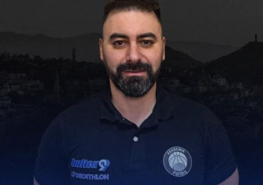 Академик обяви че треньорът ва школата на клуба Йордан Иванов