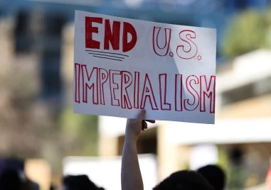 Европа навлиза в 2026 година в състояние на истинска обсада