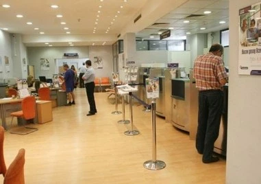 Банките уверяват: Само срещу лична карта обменяме до 10 хил. лева във всеки клон
