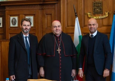 Кметът Костадин Димитров посрещна новия католически епископ на Софийско-Пловдивския диоцез