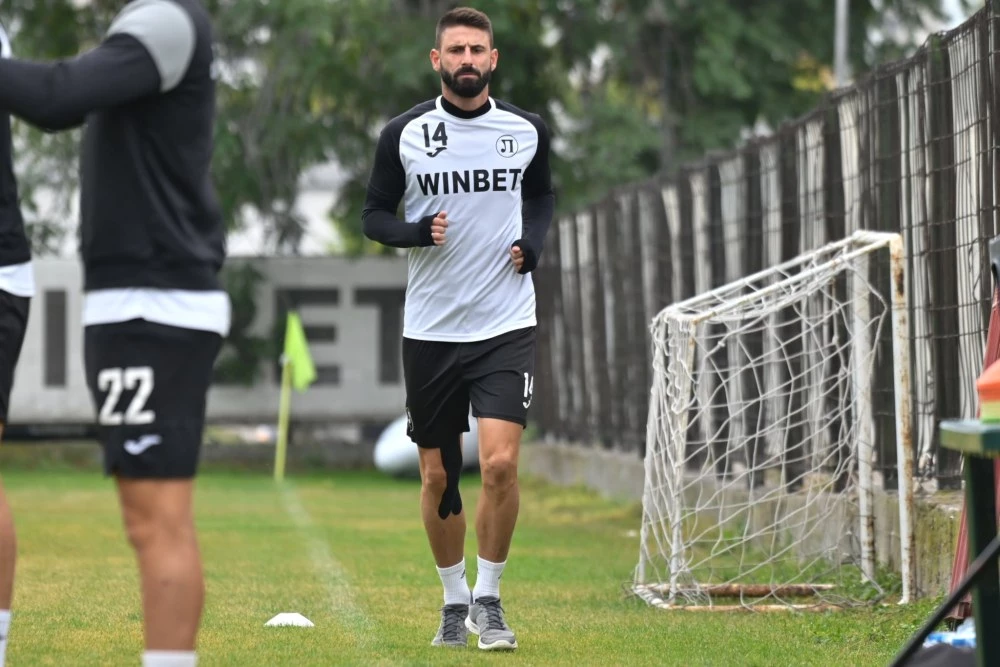 Ръководството на Локомотив Пловдив все още не е решило дали