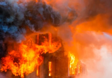 Пожар изпепели къща в Стара Загора, има задържан