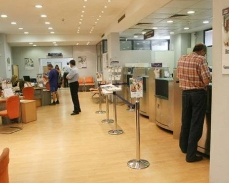 Банките уверяват: Само срещу лична карта обменяме до 10 хил. лева във всеки клон