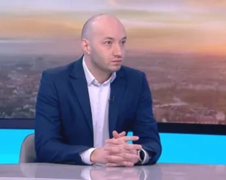 Димитър Ганев: До две седмици ще разберем дали Румен Радев прави партия