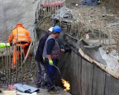 Евтин труд или грешна рецепта: решава ли вносът на работници кризата на пазара на труда