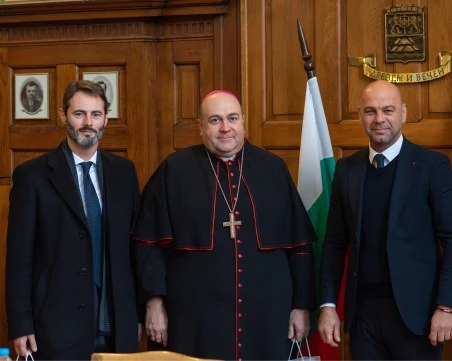 Кметът Костадин Димитров посрещна новия католически епископ на Софийско-Пловдивския диоцез
