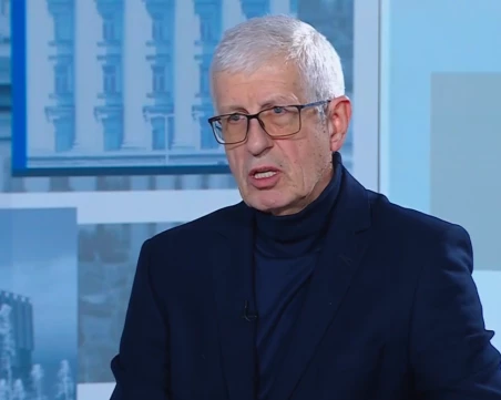 Румен Овчаров: Президентът е част от сглобката, Пламен Узунов допусна купуването на 380 хил. гласа