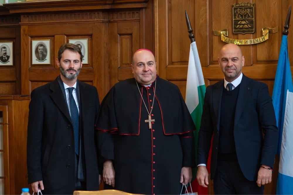 Кметът Костадин Димитров посрещна новия католически епископ на Софийско-Пловдивския диоцез