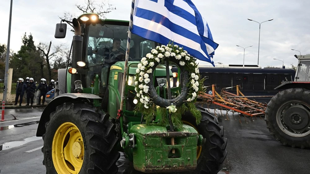 Крах на преговорите между фермерите и властта в Гърция: Остава блокадата на границата с България