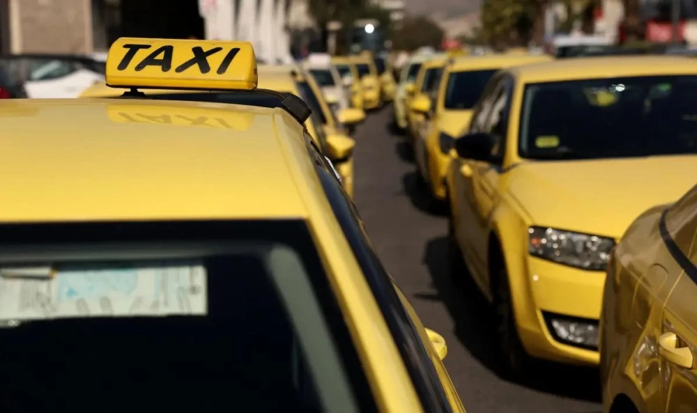 Таксиметровите шофьори в Гърция с двудневна стачка, заплашват с ескалация