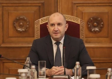 Президентът Румен Радев ще връчи днес втория мандат за съставяне