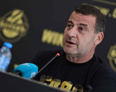 Феновете на Левски се подиграха на Илиян Филипов