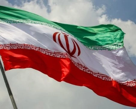 Иран заплаши с удари по американски бази в съседни държави, ако Вашингтон нападне страната