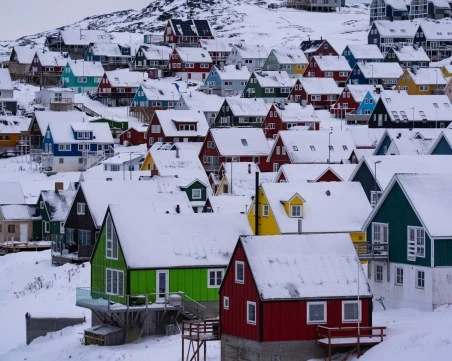 Тръмп посяга към Гренландия: Европа в паника, подготвя „сделката на века
