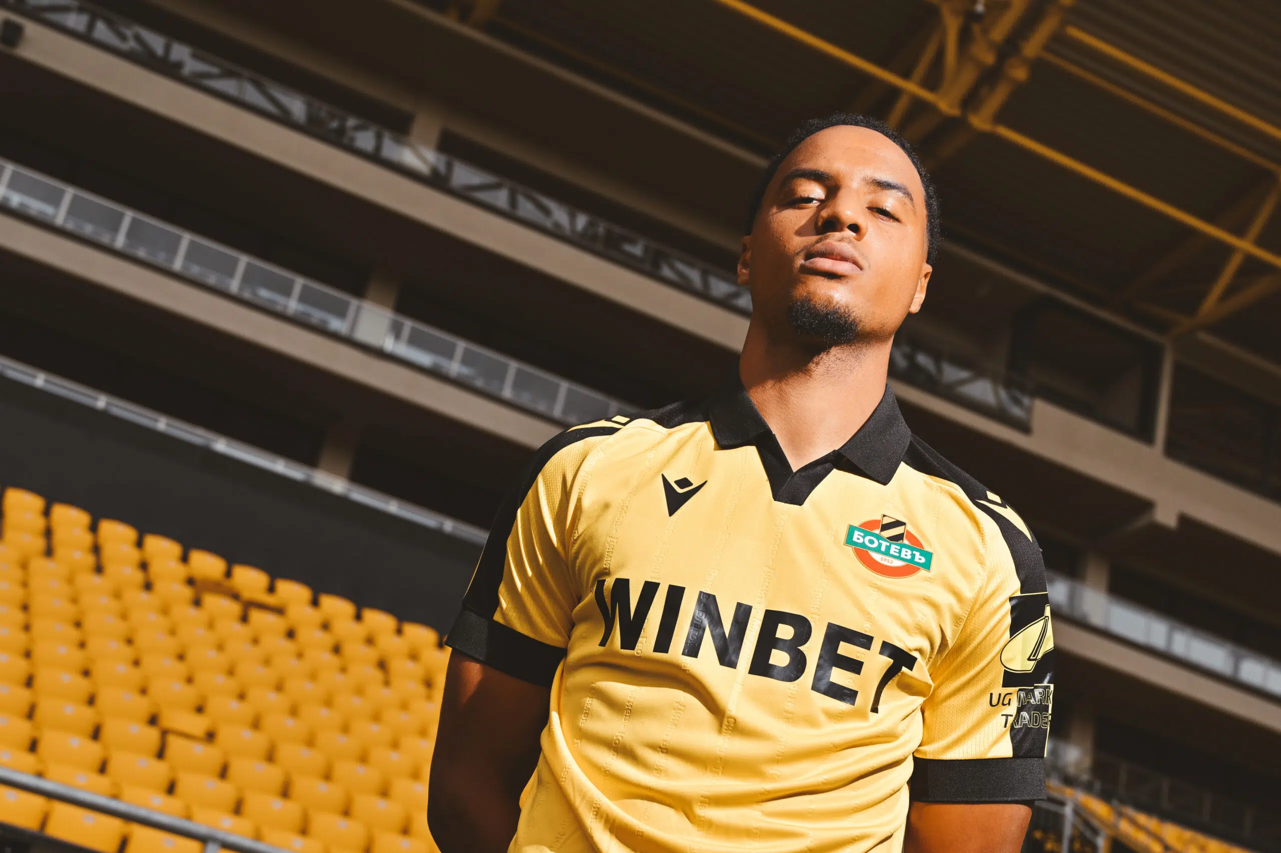 Ботев не призна плащането на Левски за откупната клауза на Око-Флекс