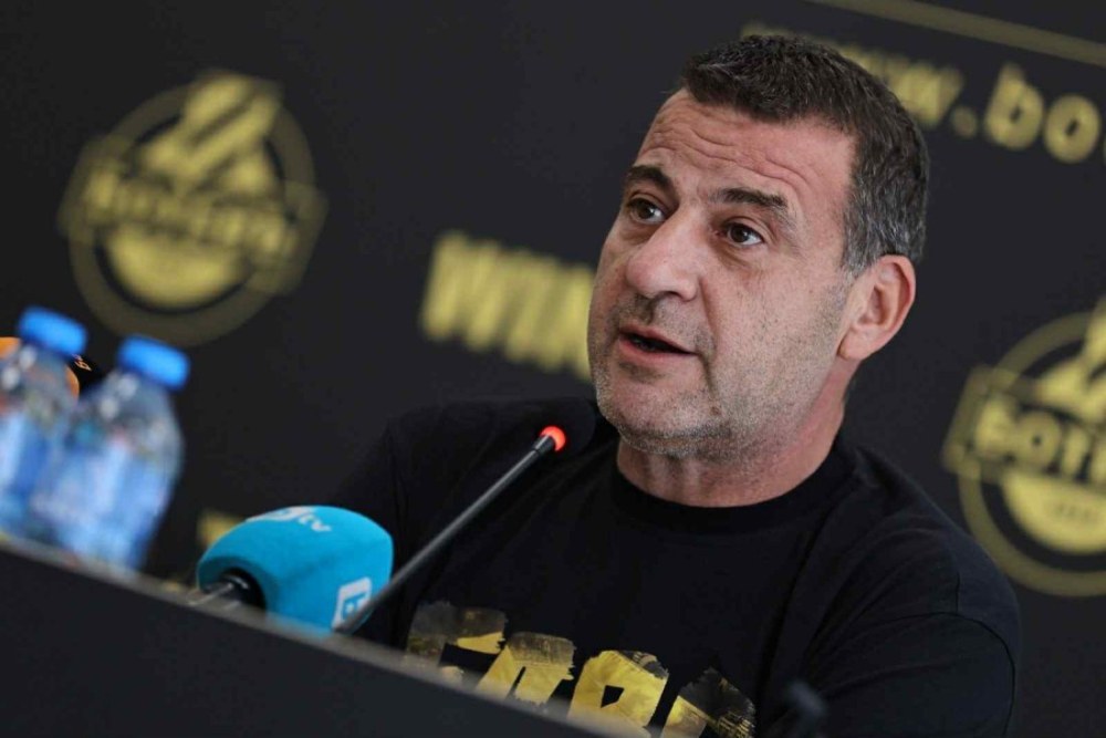 Феновете на Левски се подиграха на Илиян Филипов