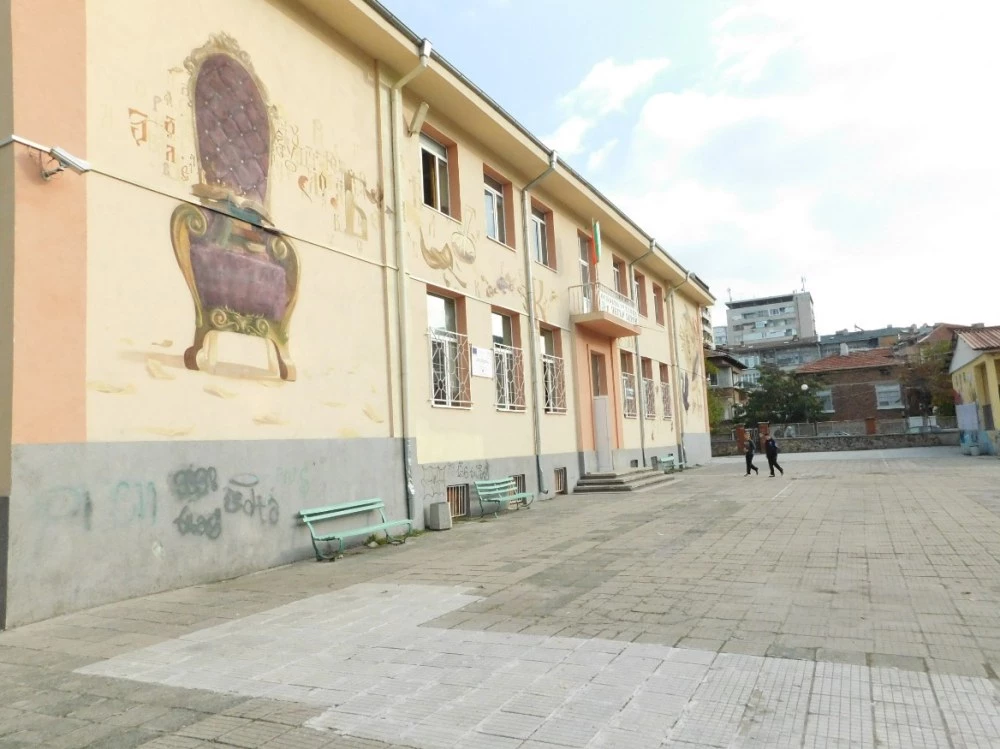 Учител от Хуманитарната гимназия поема директорския пост в пловдивско школо