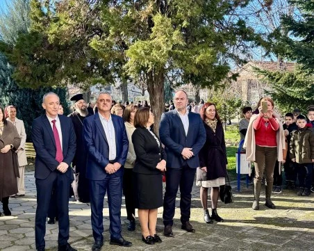 СТЕМ център откри министър Красимир Вълчев в ОУ „Св. Св. Кирил и Методий