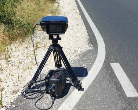 Засякоха джигит с БМВ да минава с близо 120 км/ч в пловдивско село