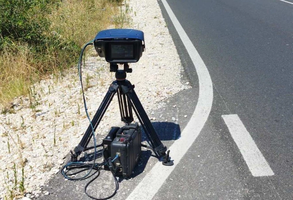 Засякоха джигит с БМВ да минава с близо 120 км/ч в пловдивско село